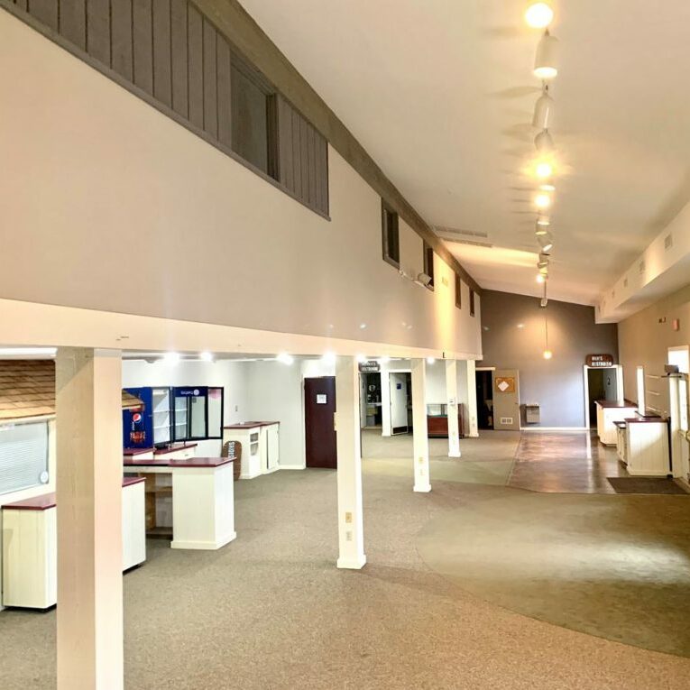lobby-2-best-1024x765-1-765x765